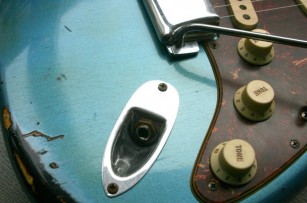 Fender "Custom Shop 60s Stratocaster "Binding Neck" Heavy Relic Lake Placid Blue over Sunburst"