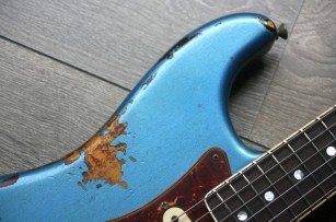 Fender "Custom Shop 60s Stratocaster "Binding Neck" Heavy Relic Lake Placid Blue over Sunburst"
