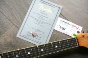Fender "Custom Shop 60s Stratocaster "Binding Neck" Heavy Relic Lake Placid Blue over Sunburst"