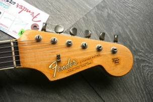 Fender "Custom Shop 60s Stratocaster "Binding Neck" Heavy Relic Lake Placid Blue over Sunburst"