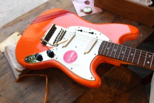 SQUIER "Classic Vibe '60s Competition Mustang"