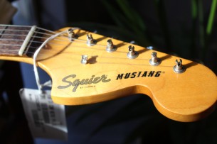SQUIER "Classic Vibe '60s Competition Mustang"