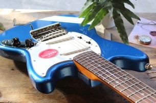 SQUIER "Classic Vibe '60s Competition Mustang, Laurel, Lake Placid Blue"