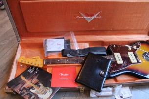 FENDER "Custom Shop 1962 Jazzmaster Journeyman Relic ,Three Color Sunburst" HARDCASE, 3, 6 KG