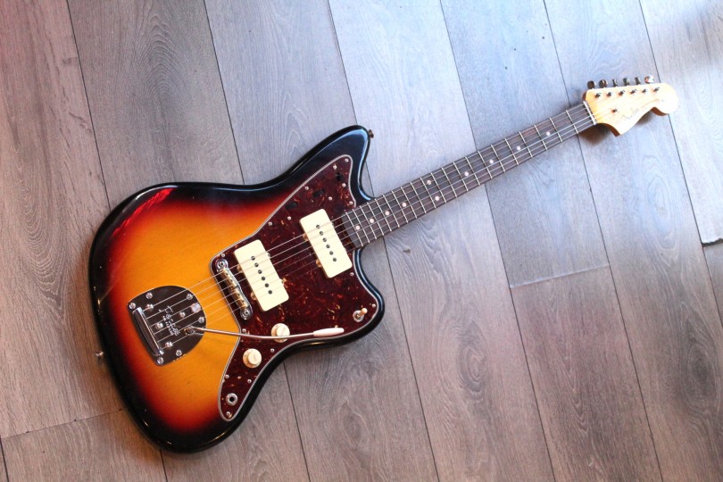 FENDER "Custom Shop 1962 Jazzmaster Journeyman Relic ,Three Color Sunburst" HARDCASE, 3, 6 KG