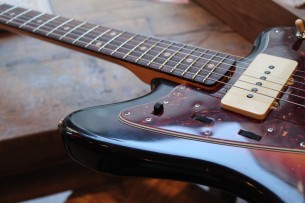 FENDER "Custom Shop 1962 Jazzmaster Journeyman Relic ,Three Color Sunburst" HARDCASE, 3, 6 KG