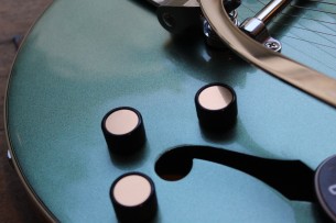 GRETSCH "G2622T Streamline Center Block Double-Cut with Bigsby, Laurel Fingerboard, Broad’Tron BT-3S Pickups, Steel Olive"