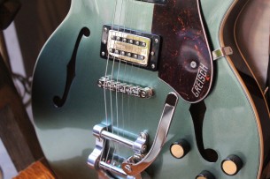 GRETSCH "G2622T Streamline Center Block Double-Cut with Bigsby, Laurel Fingerboard, Broad’Tron BT-3S Pickups, Steel Olive"