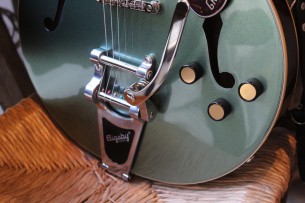GRETSCH "G2622T Streamline Center Block Double-Cut with Bigsby, Laurel Fingerboard, Broad’Tron BT-3S Pickups, Steel Olive"