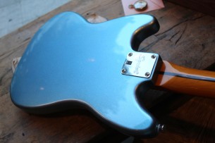 SQUIER "Limited Edition Classic Vibe 60s Mustang in Lake Placid Blue"