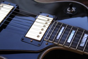 Gibson "Les Paul Custom Ebony 80s" Some Parts Modified, 4, 95 kilograms