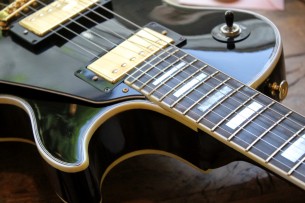 Gibson "Les Paul Custom Ebony 80s" Some Parts Modified, 4, 95 kilograms