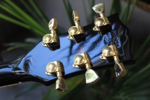 Gibson "Les Paul Custom Ebony 80s" Some Parts Modified, 4, 95 kilograms