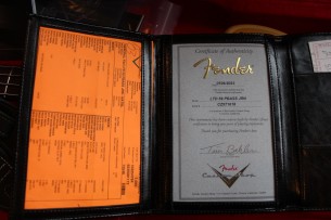 FENDER "Custom Shop Limited Edition '59 Precision Bass, Journeyman Relic, Natural Blonde" HARDCASE, 4, 1 KG