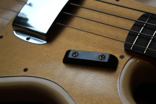 FENDER "Custom Shop Limited Edition '59 Precision Bass, Journeyman Relic, Natural Blonde" HARDCASE, 4, 1 KG