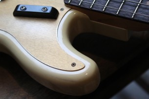 FENDER "Custom Shop Limited Edition '59 Precision Bass, Journeyman Relic, Natural Blonde" HARDCASE, 4, 1 KG