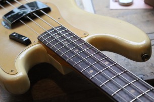 FENDER "Custom Shop Limited Edition '59 Precision Bass, Journeyman Relic, Natural Blonde" HARDCASE, 4, 1 KG