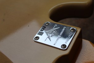 FENDER "Custom Shop Limited Edition '59 Precision Bass, Journeyman Relic, Natural Blonde" HARDCASE, 4, 1 KG