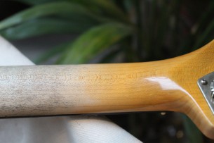 FENDER "Custom Shop Limited Edition '59 Precision Bass, Journeyman Relic, Natural Blonde" HARDCASE, 4, 1 KG