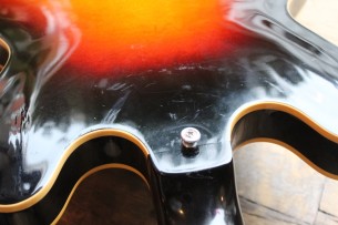 GIBSON "ES-330 Sunburst Original of year 2017" HARDCASE, PAPERS, 3, 9 KG