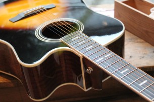 Hagstrom "Siljan II Dreadnought CE Tobacco Sunburst"