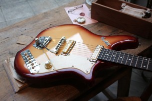 HAGSTROM "Impala Cherry Sunburst"