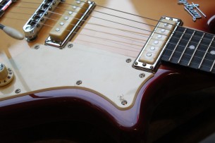 HAGSTROM "Impala Cherry Sunburst"