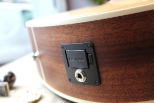 ART & LUTHERIE "Natural Series / Legacy Natural EQ"