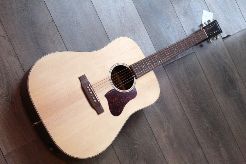 ART & LUTHERIE "Natural Series / Americana Natural EQ"