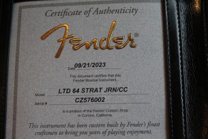 FENDER "Custom Shop '64 Stratocaster Journeyman Relic Super Faded Shell Pink" HARDCASE, 3, 4 KG