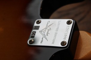 FENDER "Custom Shop Limited Edition 1960 Stratocaster Journeyman Relic Faded Aged 3-Color Sunburst" HARDCASE, 3, 6 KG