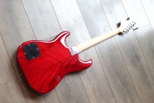 SQUIER "Paranormal Strat-O-Sonic Crimson Red Transparent" 3, 5 KG by FENDER