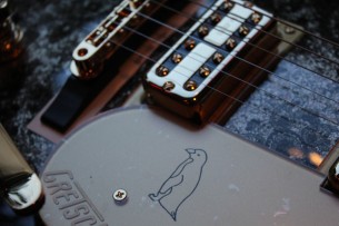 GRETSCH "G6134TG Limited Edition Paisley Penguin with String-Thru Bigsby®, Ebony Fingerboard, Black Paisley" ONLY 2 FOR SPAIN