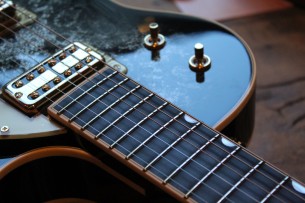GRETSCH "G6134TG Limited Edition Paisley Penguin with String-Thru Bigsby®, Ebony Fingerboard, Black Paisley" ONLY 2 FOR SPAIN