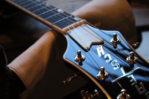 GRETSCH "G6134TG Limited Edition Paisley Penguin with String-Thru Bigsby®, Ebony Fingerboard, Black Paisley" ONLY 2 FOR SPAIN