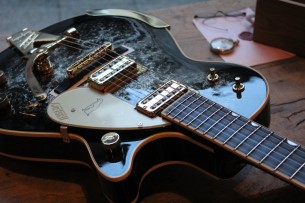 GRETSCH "G6134TG Limited Edition Paisley Penguin with String-Thru Bigsby®, Ebony Fingerboard, Black Paisley" ONLY 2 FOR SPAIN