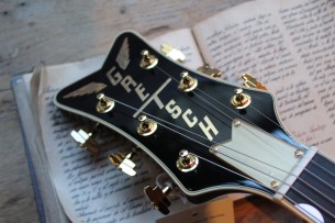 GRETSCH "G6134TG Limited Edition Paisley Penguin with String-Thru Bigsby®, Ebony Fingerboard, Black Paisley" ONLY 2 FOR SPAIN
