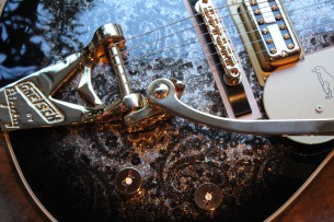 GRETSCH "G6134TG Limited Edition Paisley Penguin with String-Thru Bigsby®, Ebony Fingerboard, Black Paisley" ONLY 2 FOR SPAIN