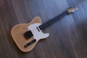 FENDER "Custom Shop Limited Edition 1960 Telecaster Journeyman Relic Natural Blonde" 3, 5 KG