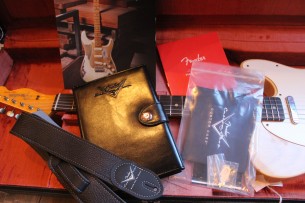 FENDER "Custom Shop Limited Edition 1960 Telecaster Journeyman Relic Natural Blonde" 3, 5 KG
