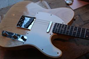 FENDER "Custom Shop Limited Edition 1960 Telecaster Journeyman Relic Natural Blonde" 3, 5 KG