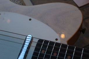 FENDER "Custom Shop Limited Edition 1960 Telecaster Journeyman Relic Natural Blonde" 3, 5 KG
