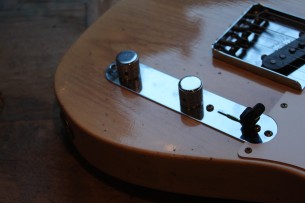 FENDER "Custom Shop Limited Edition 1960 Telecaster Journeyman Relic Natural Blonde" 3, 5 KG