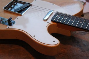 FENDER "Custom Shop Limited Edition 1960 Telecaster Journeyman Relic Natural Blonde" 3, 5 KG