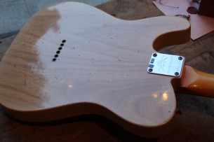 FENDER "Custom Shop Limited Edition 1960 Telecaster Journeyman Relic Natural Blonde" 3, 5 KG