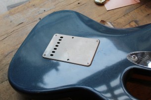 FENDER "Original of 1974 (534325) Left Handed Stratocaster in Ocean Torquoise" 4, 3 KG