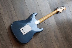 FENDER "Original of 1974 (534325) Left Handed Stratocaster in Ocean Torquoise" 4, 3 KG
