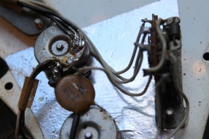 FENDER "Original of 1974 (534325) Left Handed Stratocaster in Ocean Torquoise" 4, 3 KG