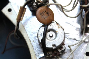 FENDER "Original of 1974 (534325) Left Handed Stratocaster in Ocean Torquoise" 4, 3 KG