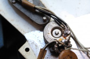 FENDER "Original of 1974 (534325) Left Handed Stratocaster in Ocean Torquoise" 4, 3 KG